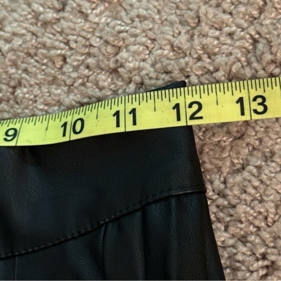 BOOHOO FAUX LEATHER PU PLEATED TENNIS MINI SKIRT SIZE 8UK 4US - Picture 9 of 10